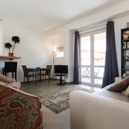 Appartement Overseas - Penthouse - Attico - Palazzo San Matteo - *