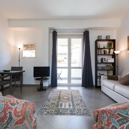 Appartement Overseas - Penthouse - Attico - Palazzo San Matteo - *